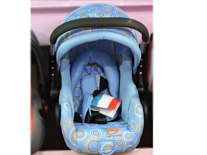 Car-Seat-Cum-Carry-Cot-Spring-1