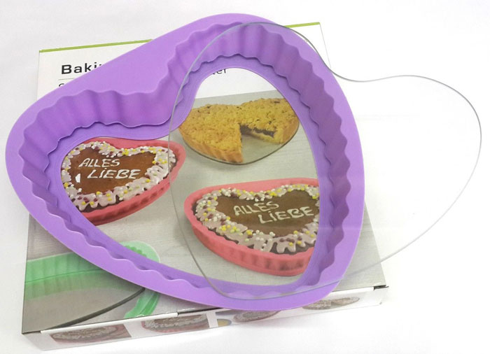 Baking Heart Shape Silicone Pan With Glass Platter