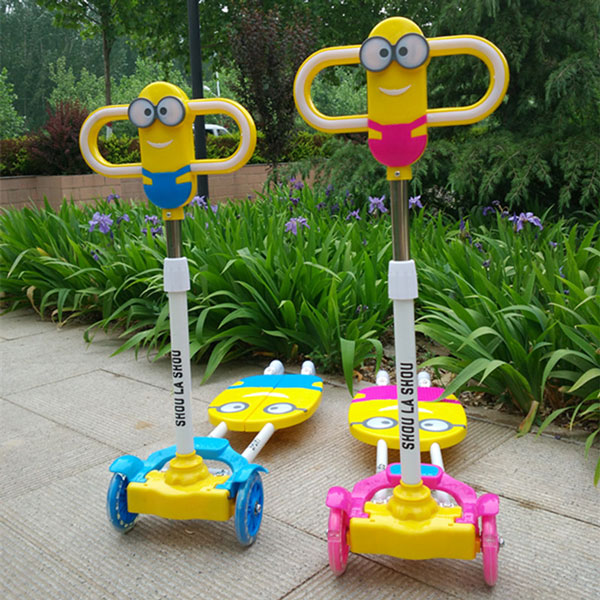 Kids Scooter Four Wheels Minion Light Music