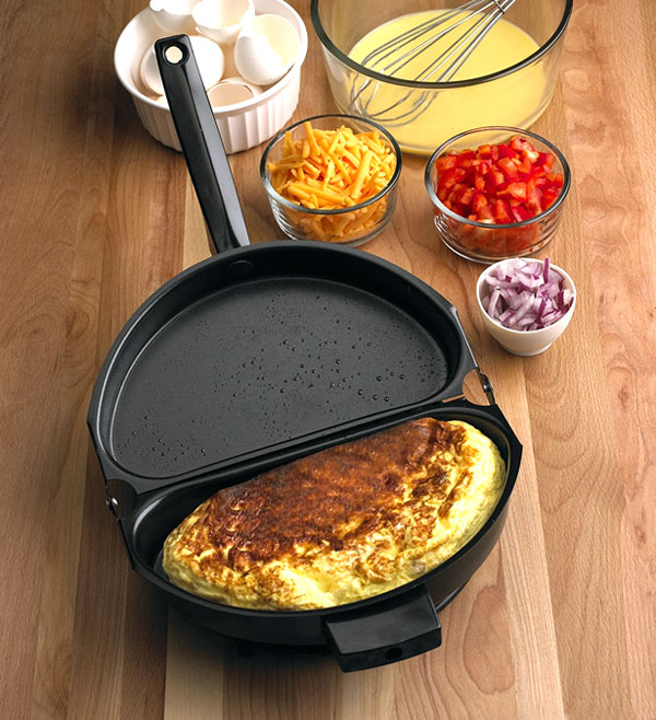 Deluxe Folding Nonstick Omelet Pan