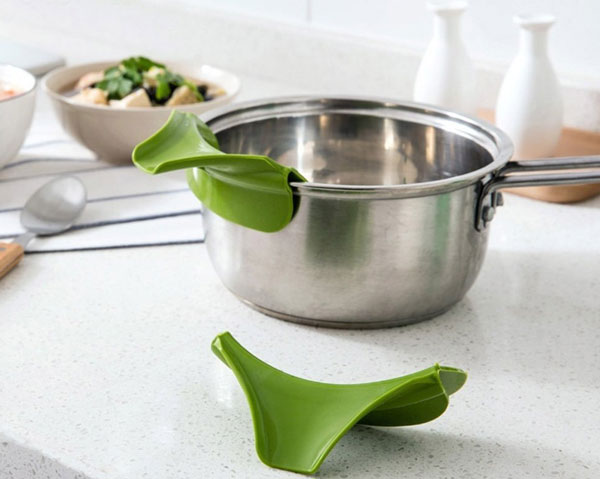 Silicone Pouring Spout Funnel For Pots Pans And Bowls