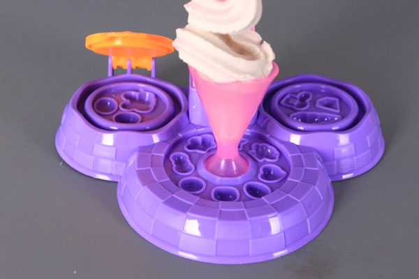 Ice Cream Kit With Modelin