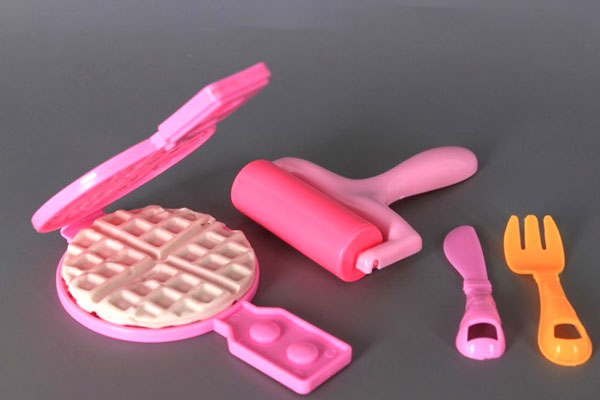 Ice Cream Kit With Modelin