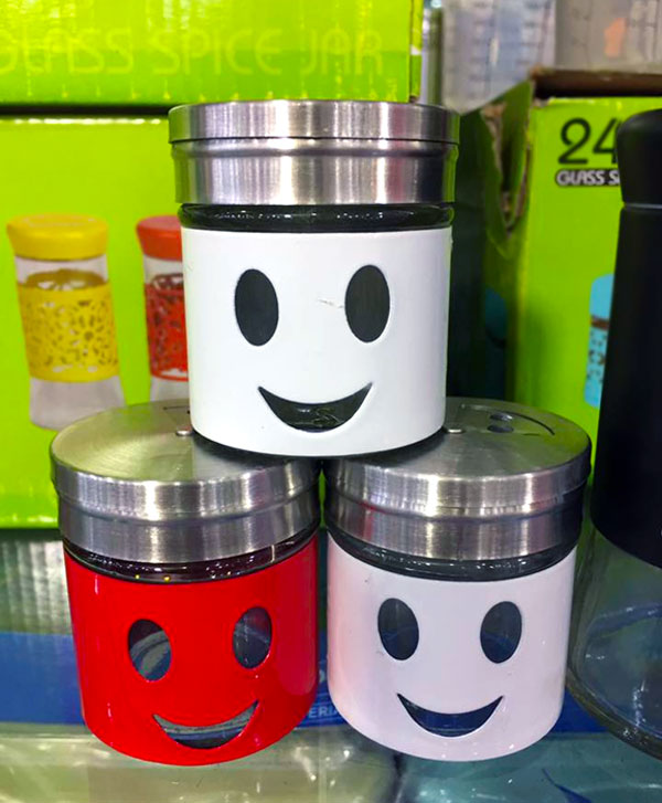 2 Pieces Salt And Pepper Set (White And Red)