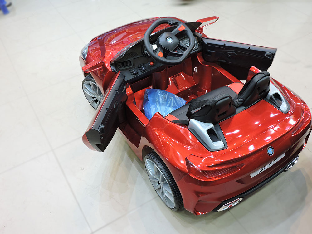 Kid'S Bmw Z4 Rechargeable Battery Operated Ride-On Swing Function Car With Remote 1 To 7 (Years) Paint Color