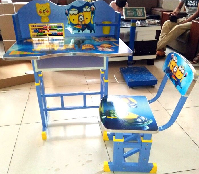 Cartoon Kids’ Study Table &Amp; Chair Set With Minions Theme