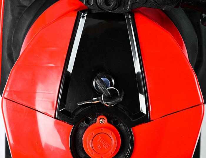 Yamaha R1 Latest Style With Handle Race Kids Ride On Bike