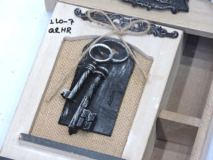 Wooden Key Cabinet Holder With Door Lock