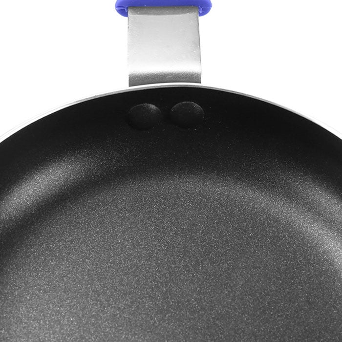 Non-Stick Coating Mini Egg Frying Pan With Silicone Handle 6.5 Inch