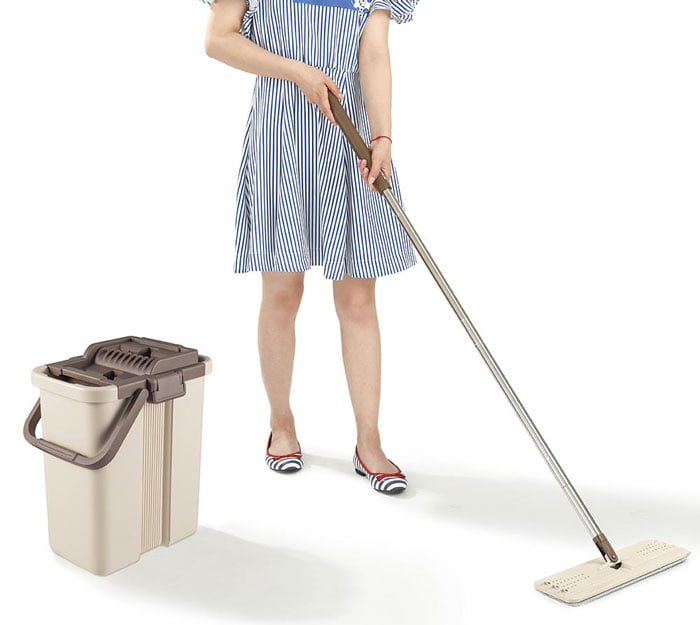 CleanWise Flat Mop and Bucket System Self-Wash and Squeeze Dry