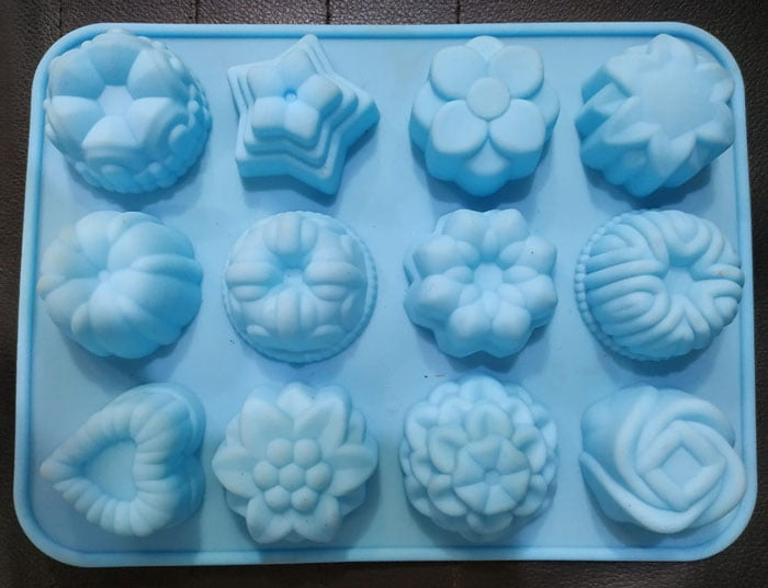Multipurpose 12 Holes Flowers Silicone Cake Mold Ice Cream Mold Jelly Pudding Mold Chocolate Mold