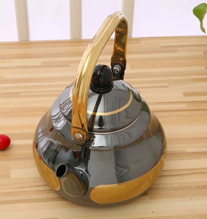 Reoona 1.5 Litres Golden Enamel Tea Pot Kettle