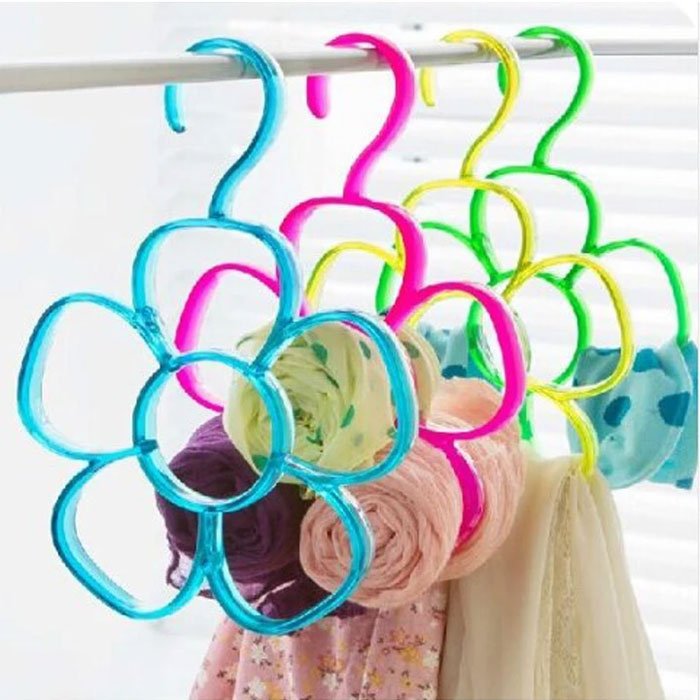 Acrylic Flower Style Scarf And Organizer Hanger 6 Hole