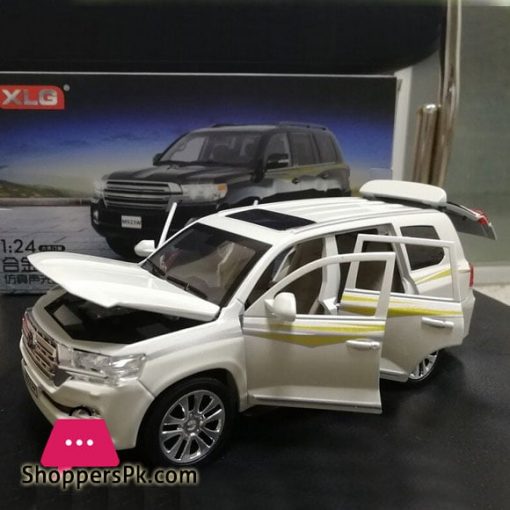 Diecast 1:32 Scale Toyota prado Models Of Cars Metal Model Sound And Light Pull Back SUV 6 Doors Can Be Opened For Kids Toys