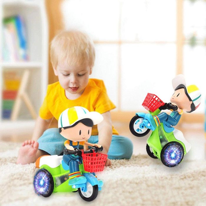 Stunt Electric Tricycle Toy Car Lighting Effect 360 ° Rotating 8 Stunt Electric Tricycle Toy Car Lighting Effect 360 ° Rotating