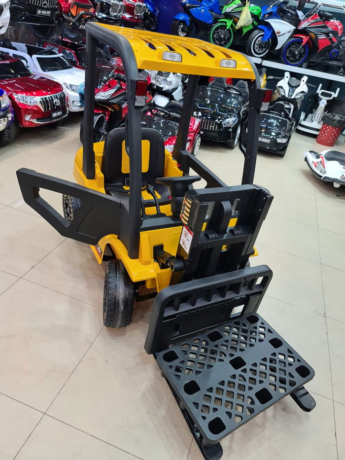 Kids Ride On Forklift Truck With Remote Control For 2 To 8 Years Kids