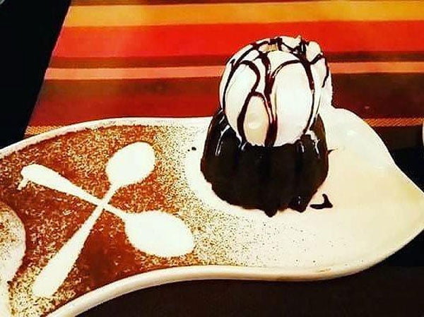 Wilmax Fine Porcelain Dish 10 Inch Wl-992576-A