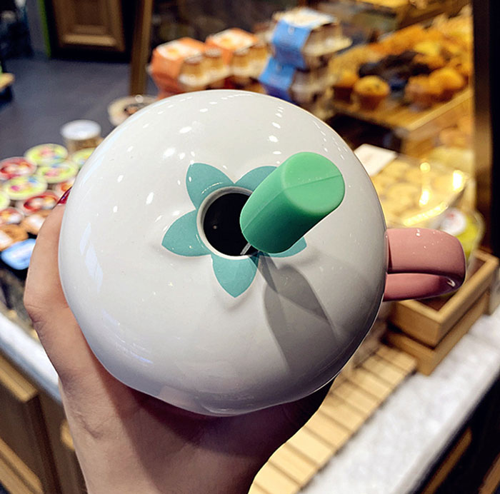 Ceramic Strawberry Mug With Lid Creative Cartoon Spoon Strawberry Shape Home Water Cup Milk Breakfast Office Coffee Mugs