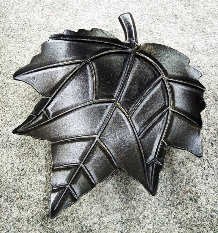 Maple Leaf Plate Black 10 X 10 Inch 5 Maple Leaf Plate Black 10 X 10 Inch