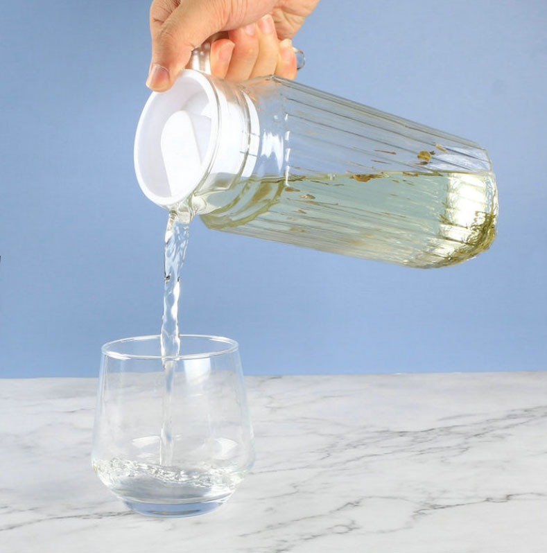 Red Cherry Zinimin Glassware 1.1 Liter Vertical Kettle Jug