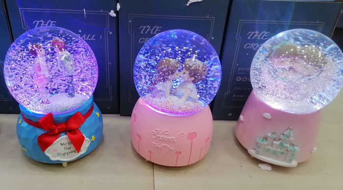 Couple On Moon Musical Dome Creative Season Tree Snow Globe Crystal Ball Rotating Music Box Home Decoration