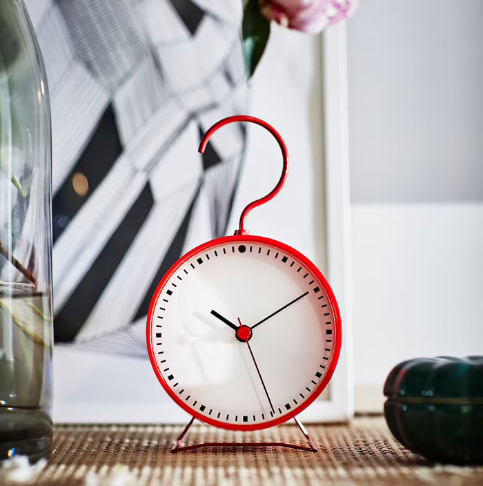 Ikea Sniffa Clock Red