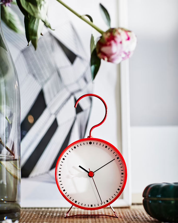 Ikea Sniffa Clock Red