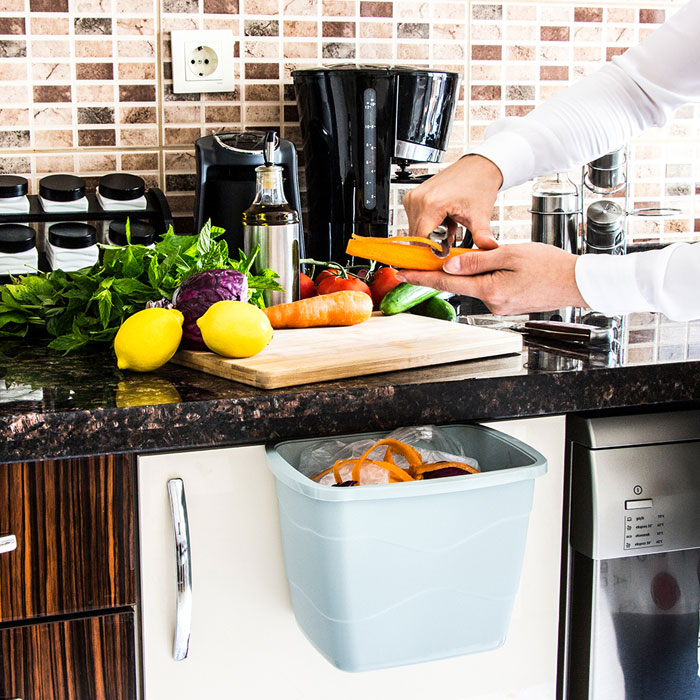 Omak Decobella Dustbin With Cover - 50801