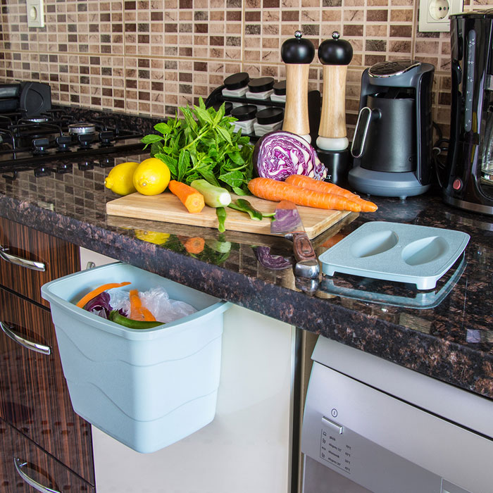 Omak Decobella Dustbin With Cover - 50801