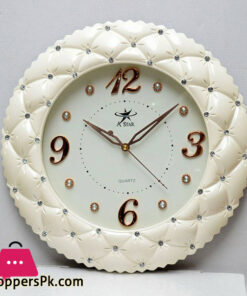Meridien Time A Star Wall Clock in Round Shape