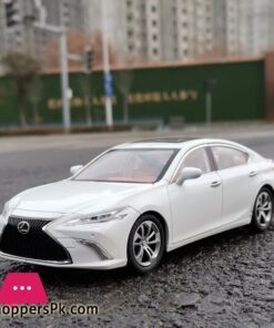 1:24 Lexus ES300 Car Die-Casting Model With Sound Light Pull Back Car Toy Children Gift