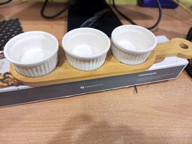 3 Porcelain Ramekin Bowl With Bamboo Bracket 33 X 8 X 4 Cm