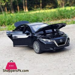 132 Alloy Nissan Sylphy Car Model Simulation Diecast Metal Vehicles Car Sound And Light Kids Gift Toy Collection