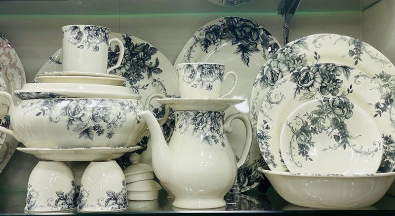 Claytan Gorgeous Dinner Set 47Pcs - 6 Person