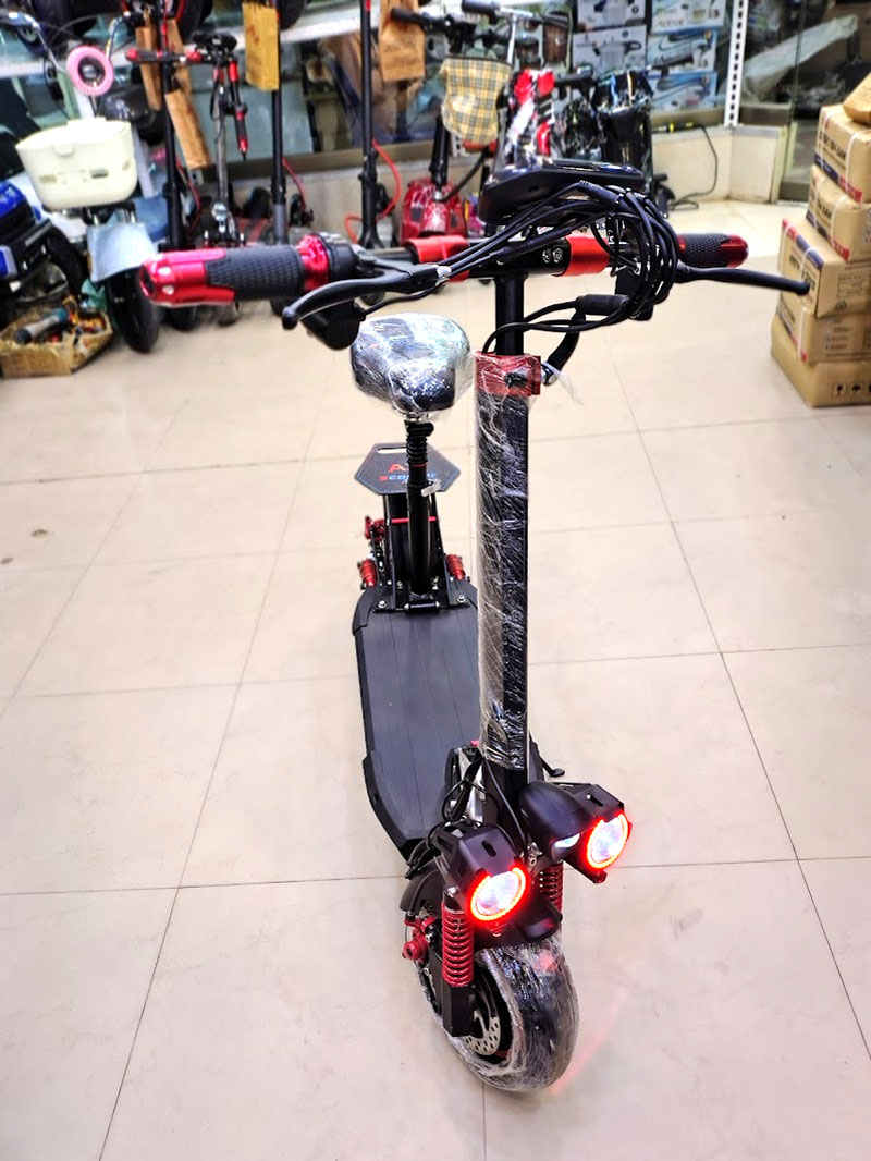 E-Scooter With Big Digital Meter Electric Scooter With Dual Shock Absorbers 48V 18Ah