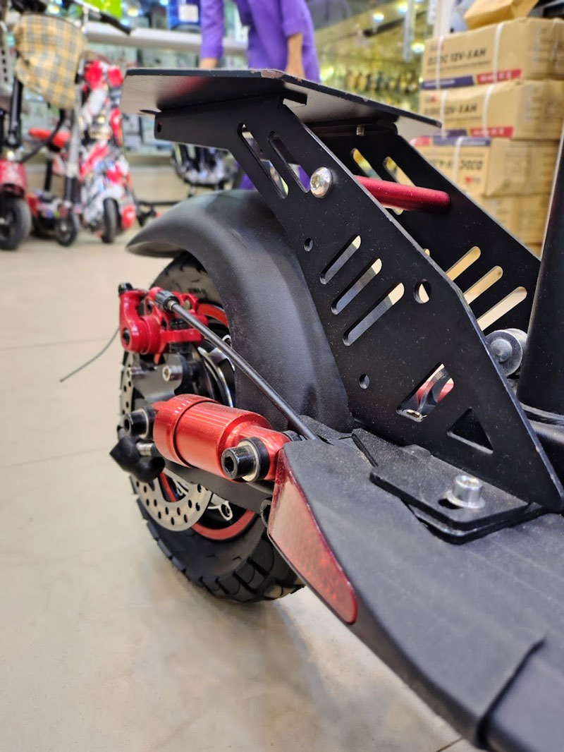 E-Scooter With Big Digital Meter Electric Scooter With Dual Shock Absorbers 48V 18Ah