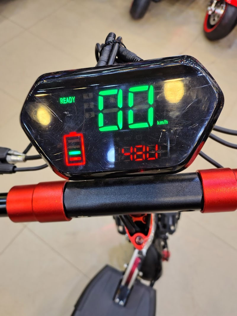 E-Scooter With Big Digital Meter Electric Scooter With Dual Shock Absorbers 48V 18Ah