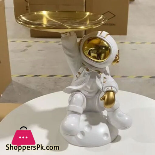 Creative Astronaut Figurine with Metal Tray Art Decoration Space Man Sculpture Resin Desktop Ornaments Home Decor