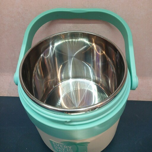 Lunch Box Suitable For School And Workplace Steel Interior With Three Colors