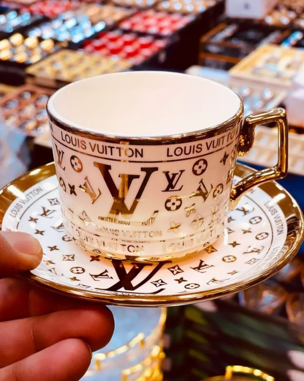 Brand Logo 6-Piece Tea Cups With Saucers Set Gold And White Ceramic