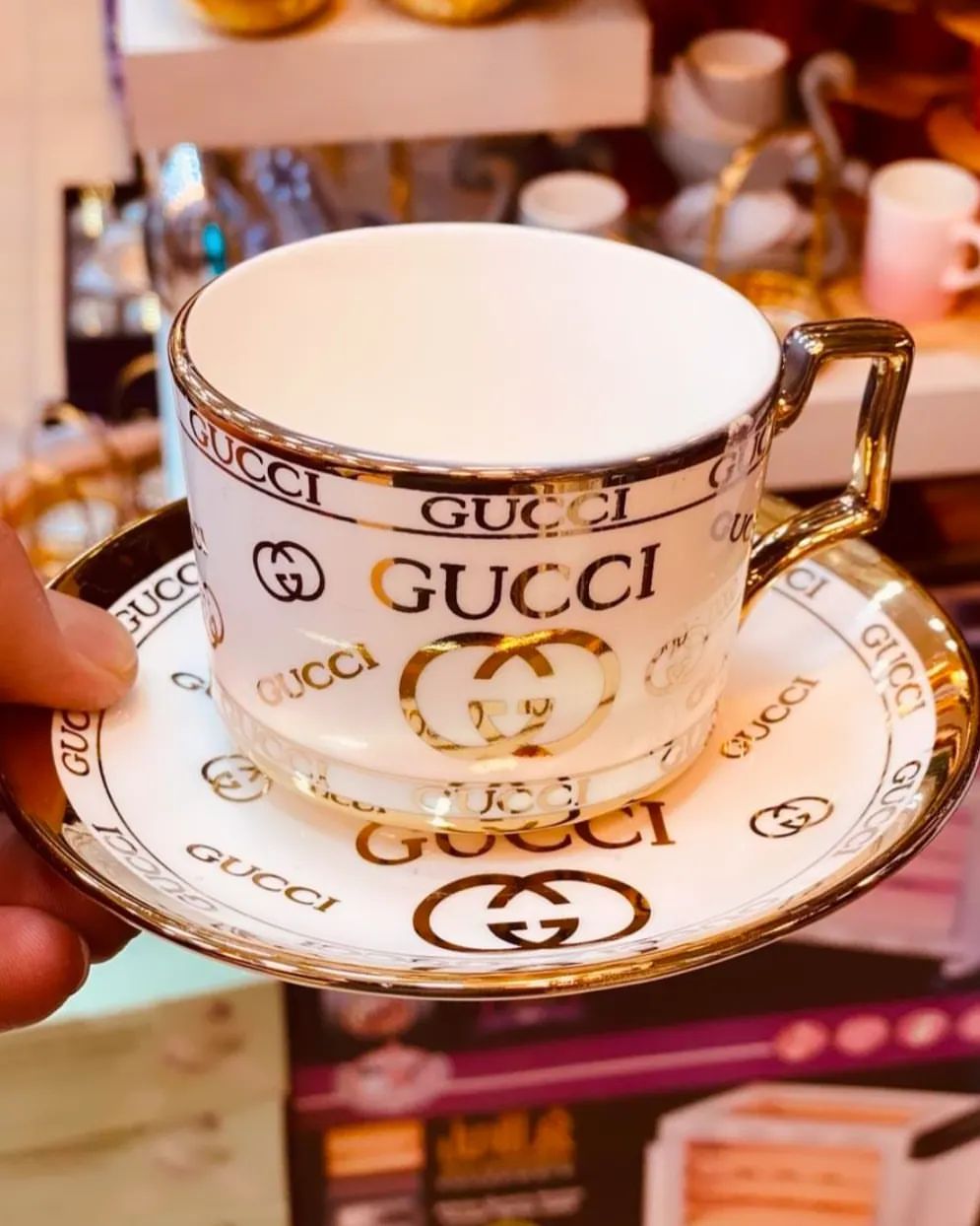 Brand Logo 6-Piece Tea Cups With Saucers Set Gold And White Ceramic