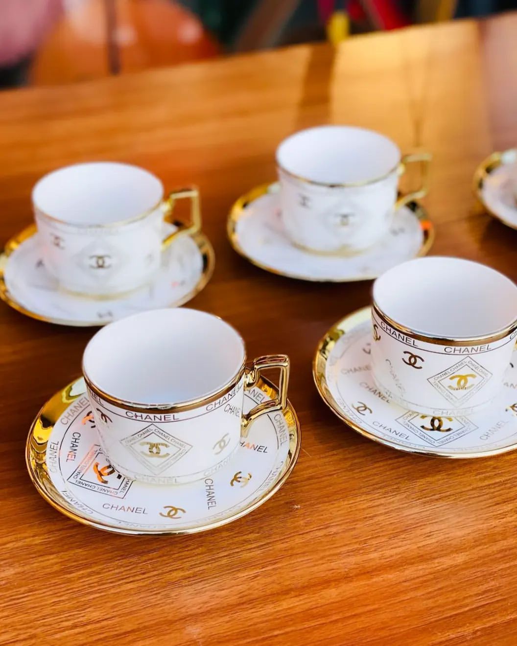 Brand Logo 6-Piece Tea Cups With Saucers Set Gold And White Ceramic