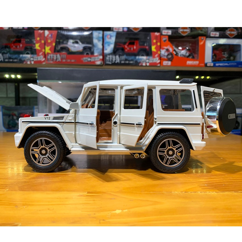 1:24 Mercedes Benz G63 Alloy Diecast Model Car Lights Sound