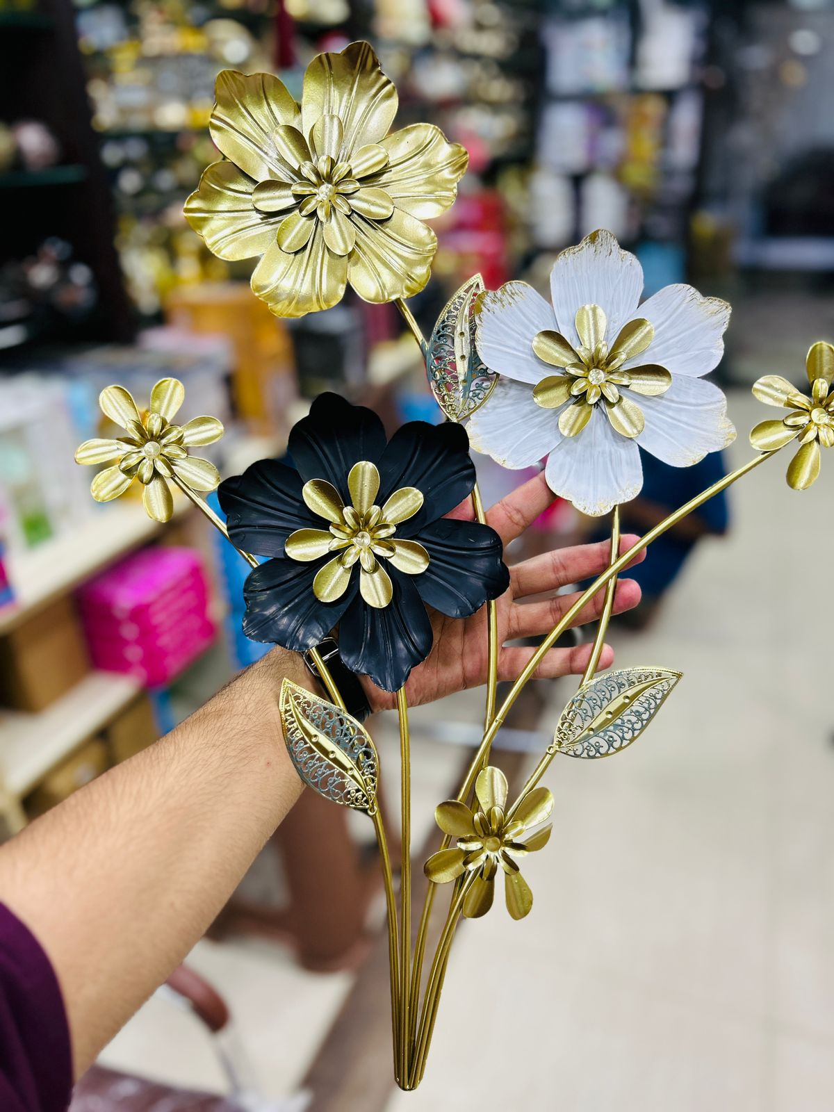 Metal Flower Wall Motive Length 20 Inch