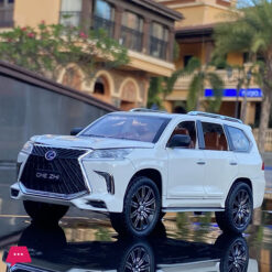 1:24 Lexus Lx570 Diecast Metal Body Alloy Model Car