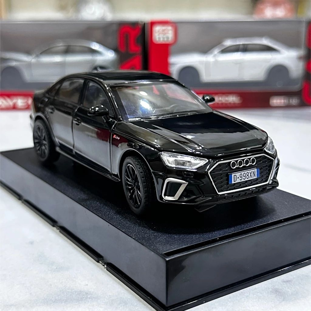 1:32 Audi A4 Alloy Car Diecast Model Rubber Tire Vehicle With Light Sound