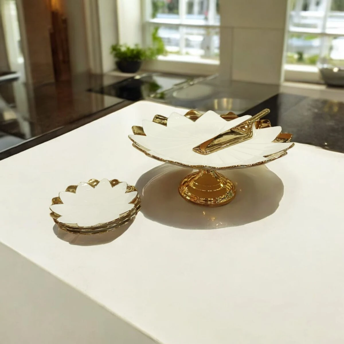 Angela Round Ceramic Cake Plate With Stand Set