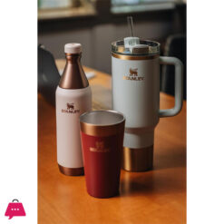 Stanley The Holiday Quencher H2.0 Flowstate Tumbler 40 Oz