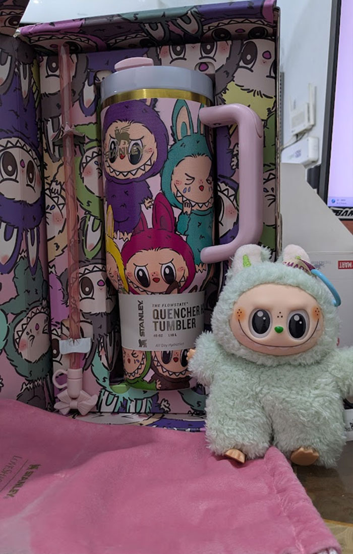 Stanley Labubu Quencher H2.0 Flowstate™ Tumbler 40 Oz Includes Labubu Gift With Pouch Straw