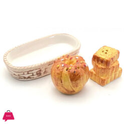 Ceramic Salt And Pepper Shakers Cake Set